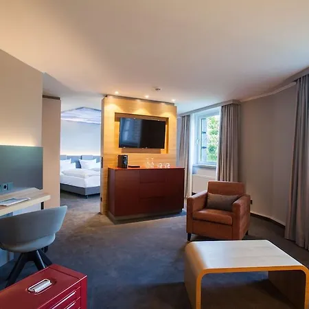 Hotel Atlantic Airport 4*
