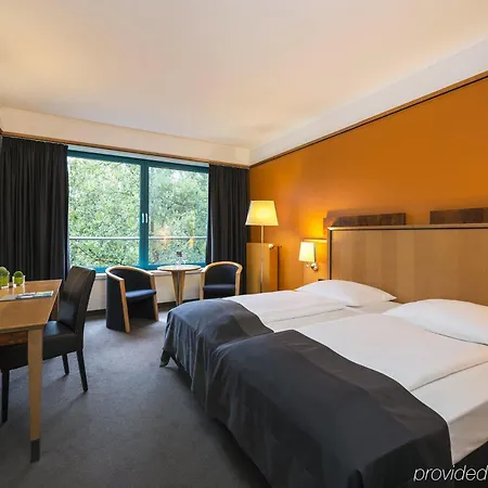 Atlantic Airport Hotel BRE
